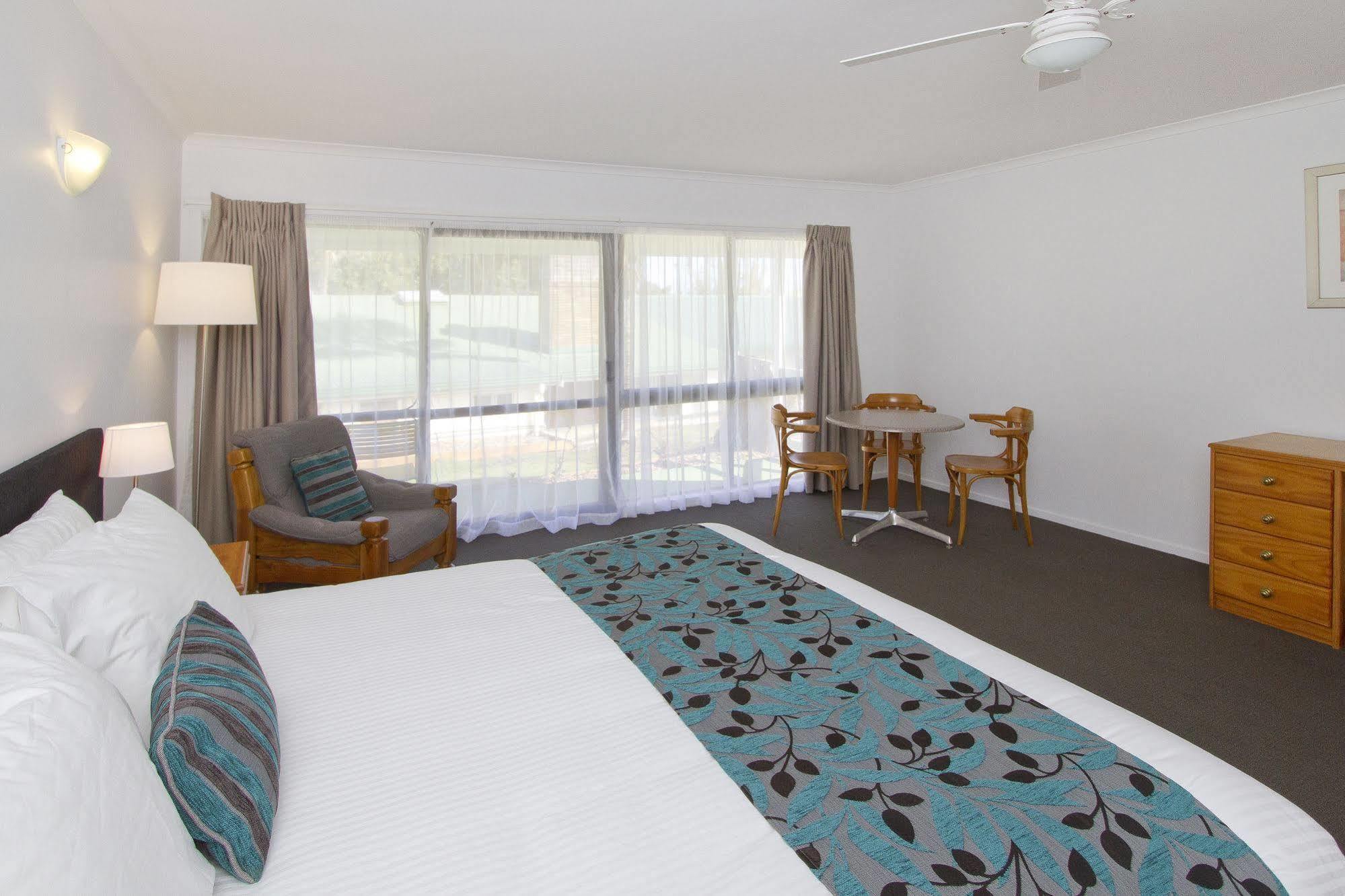 Castaway Norfolk Island Hotel Burnt Pine Exterior photo